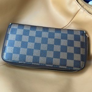 LOUIS VUITTON LOOK ALIKE WALLET